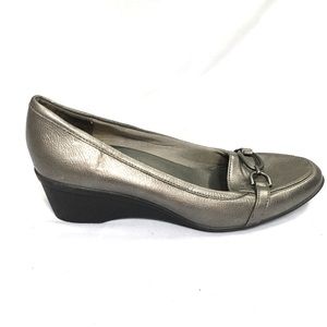 Super comfortable NATURALIZER platforms